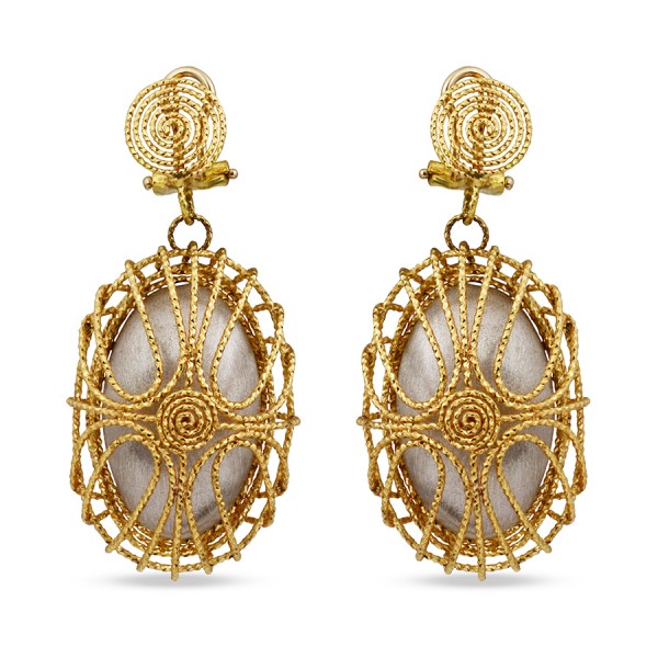 Modish Danglers and Drops in Yellow Gold  Modish Danglers and Drops in Yellow Gold